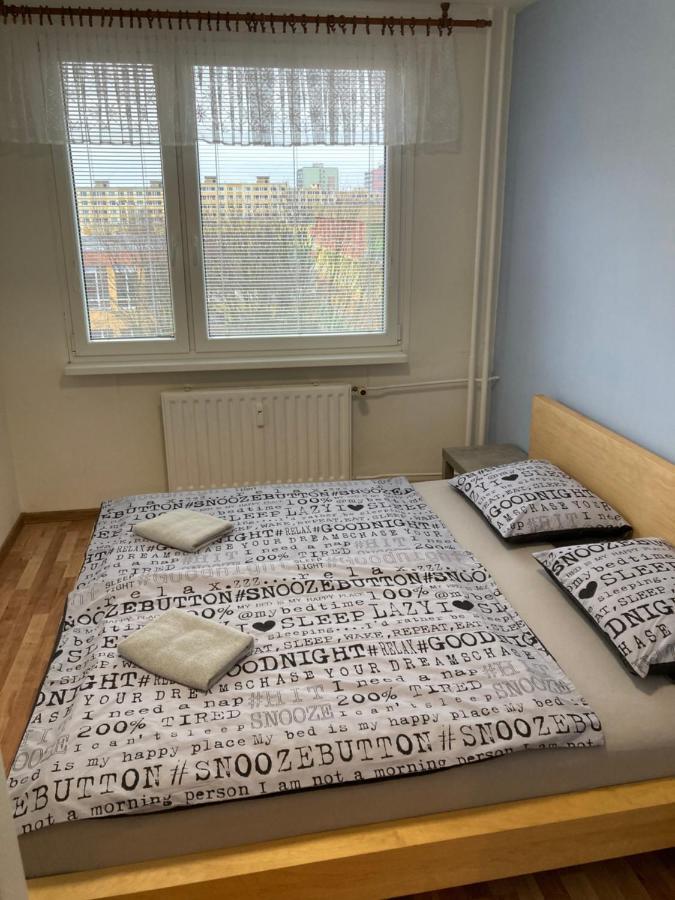 Byt 2-Kk V Moste, Blizko Aquadrom A Benedikt Bagian luar foto
